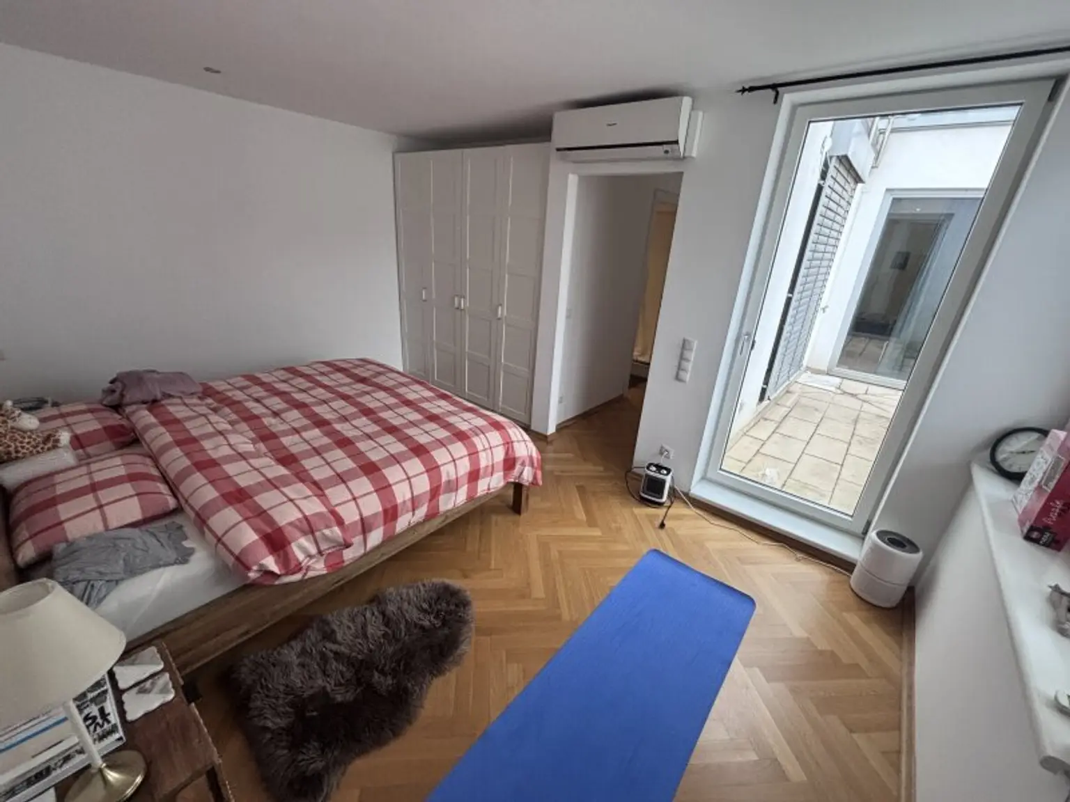 Dachterrassenwohnung ohne Dachschrägen – Erstklassige Lage nahe Börse und Rudolfsplatz