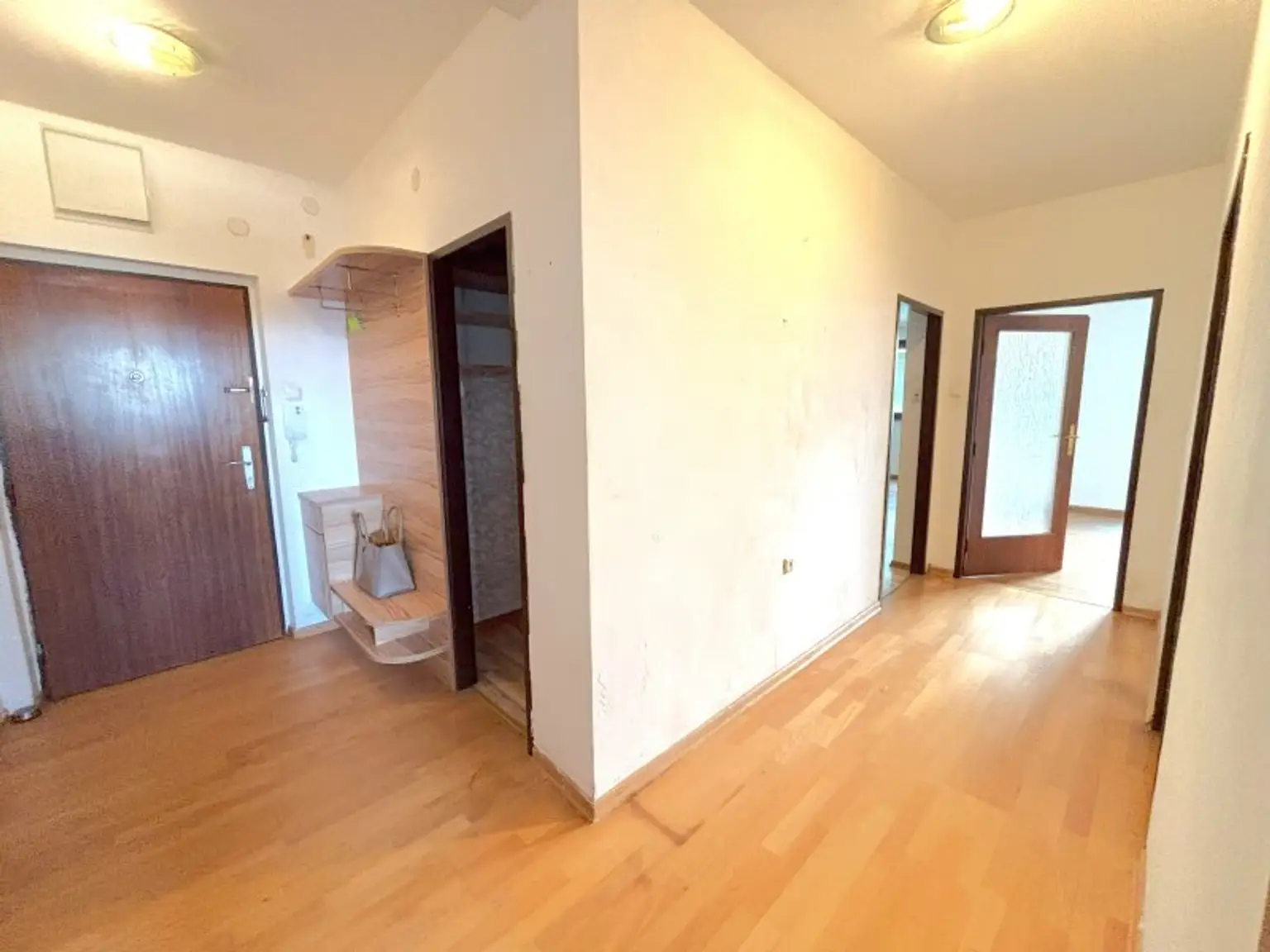 Wohnung im Stadtteil Lichtenegg zu verkaufen.