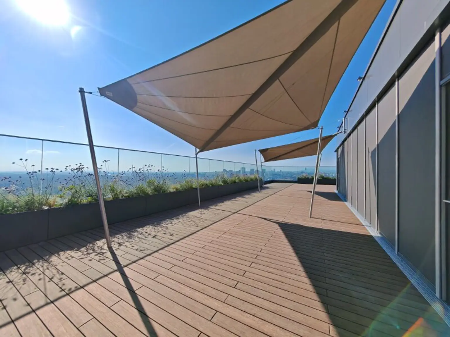 Terrasse beim Fitnessraum