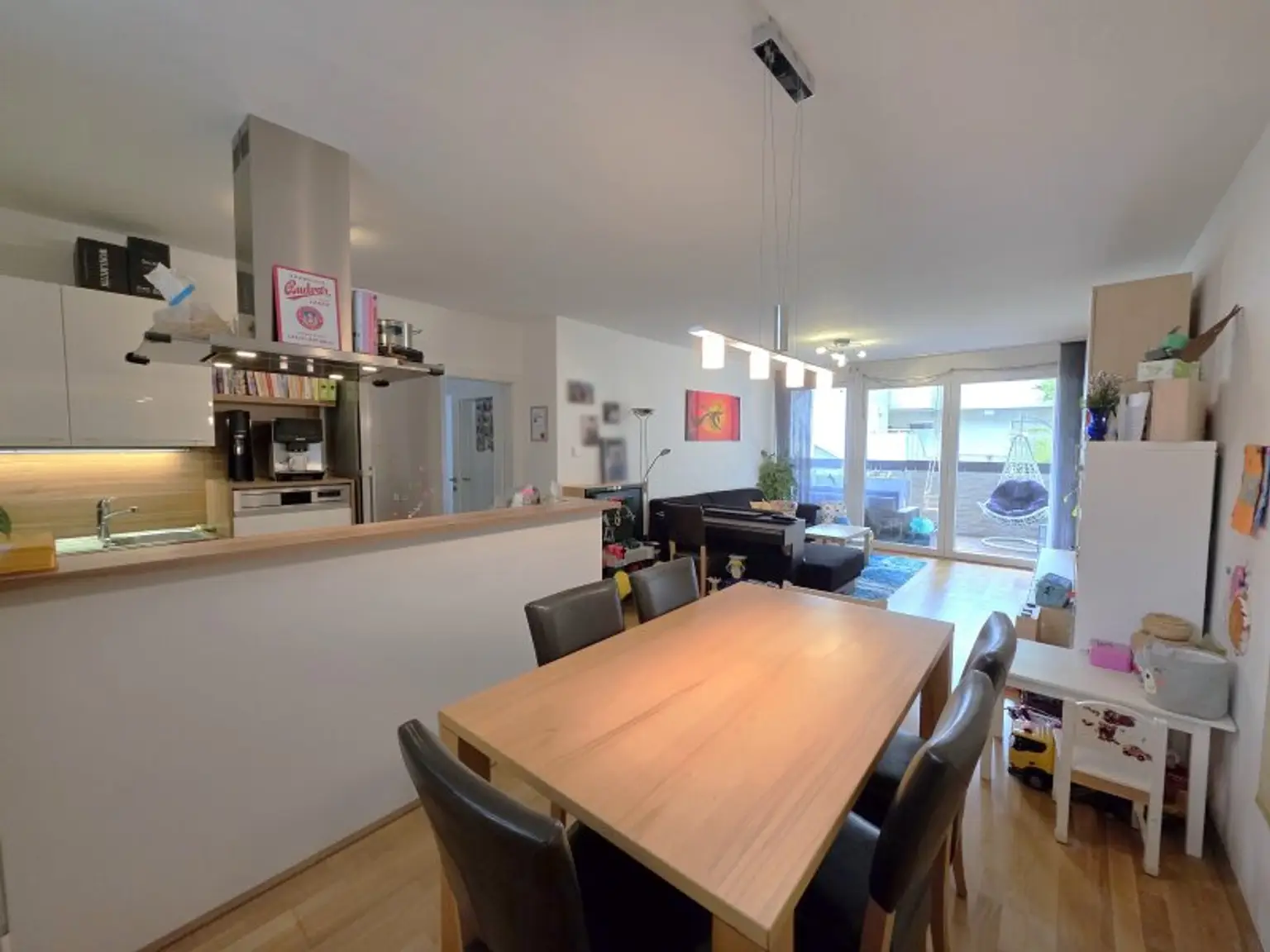 Modernes Wohnerlebnis mit ruhigem Balkon!