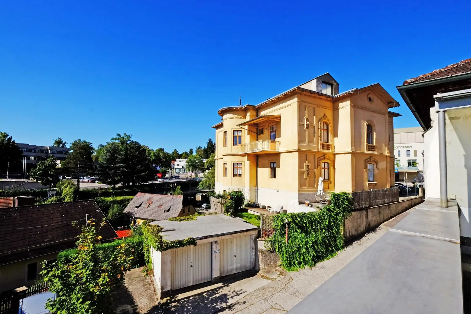 Historische Villa ALMEROTH im Stadtzentrum- Wohnen auf 250 m2 im OG plus 4 Untermieter
