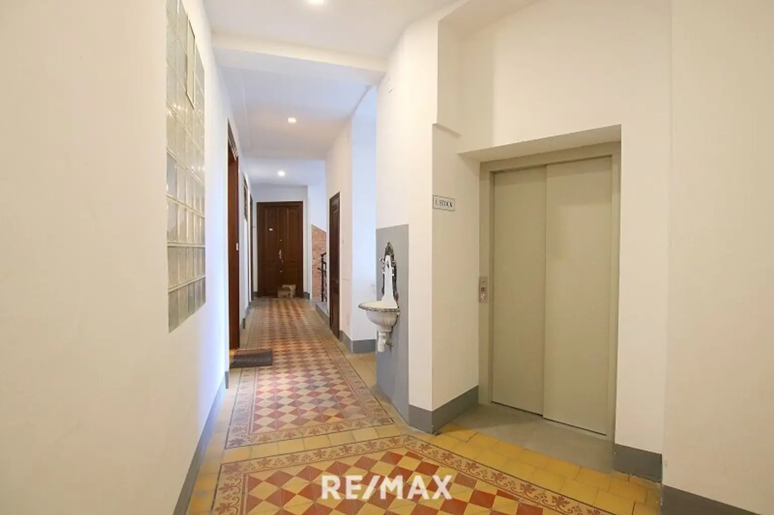 Wunderschöne Altbauwohnung - 2 Zimmer mit perfektem Grundriss, barrierefrei!