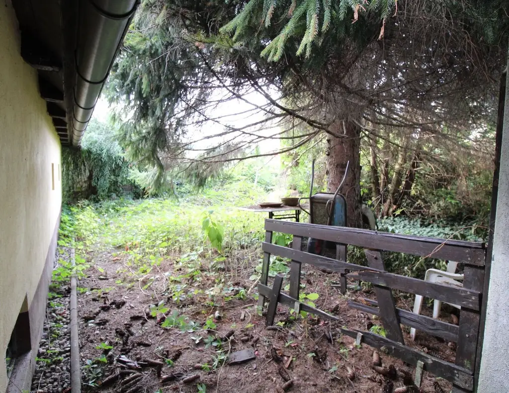 WAIDMANNSDORF - Baugrundstück mit altem Haus