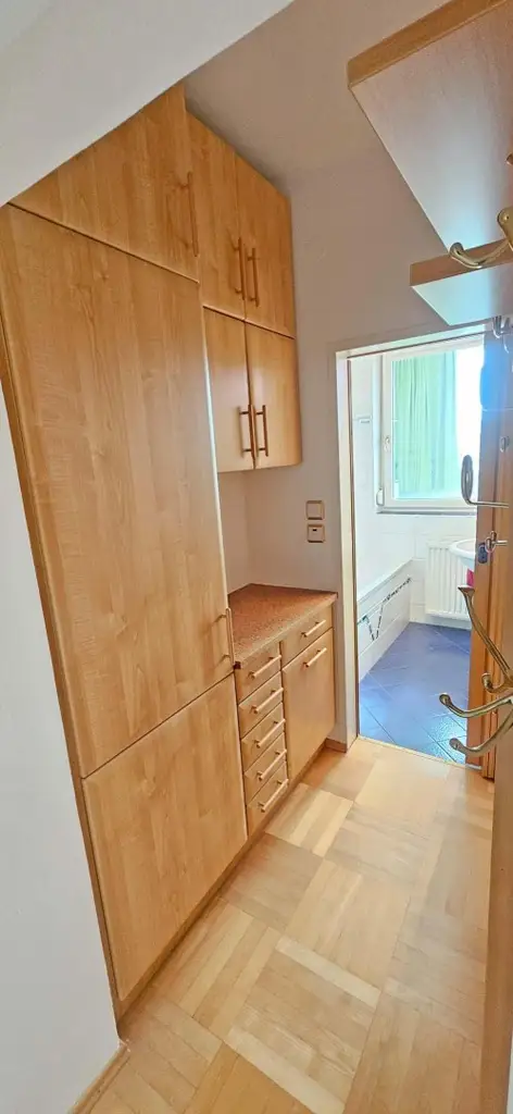 Wohnen ganz oben – 2-Zimmer-Dachgeschoßwohnung mit großer Loggia und Weitblick in Linz-Urfahr