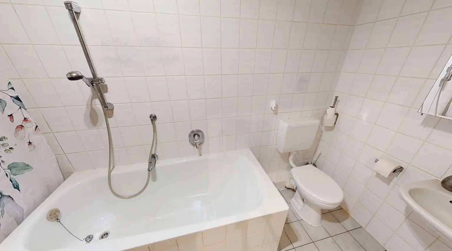 Bad mit Dusche u. Wanne OG