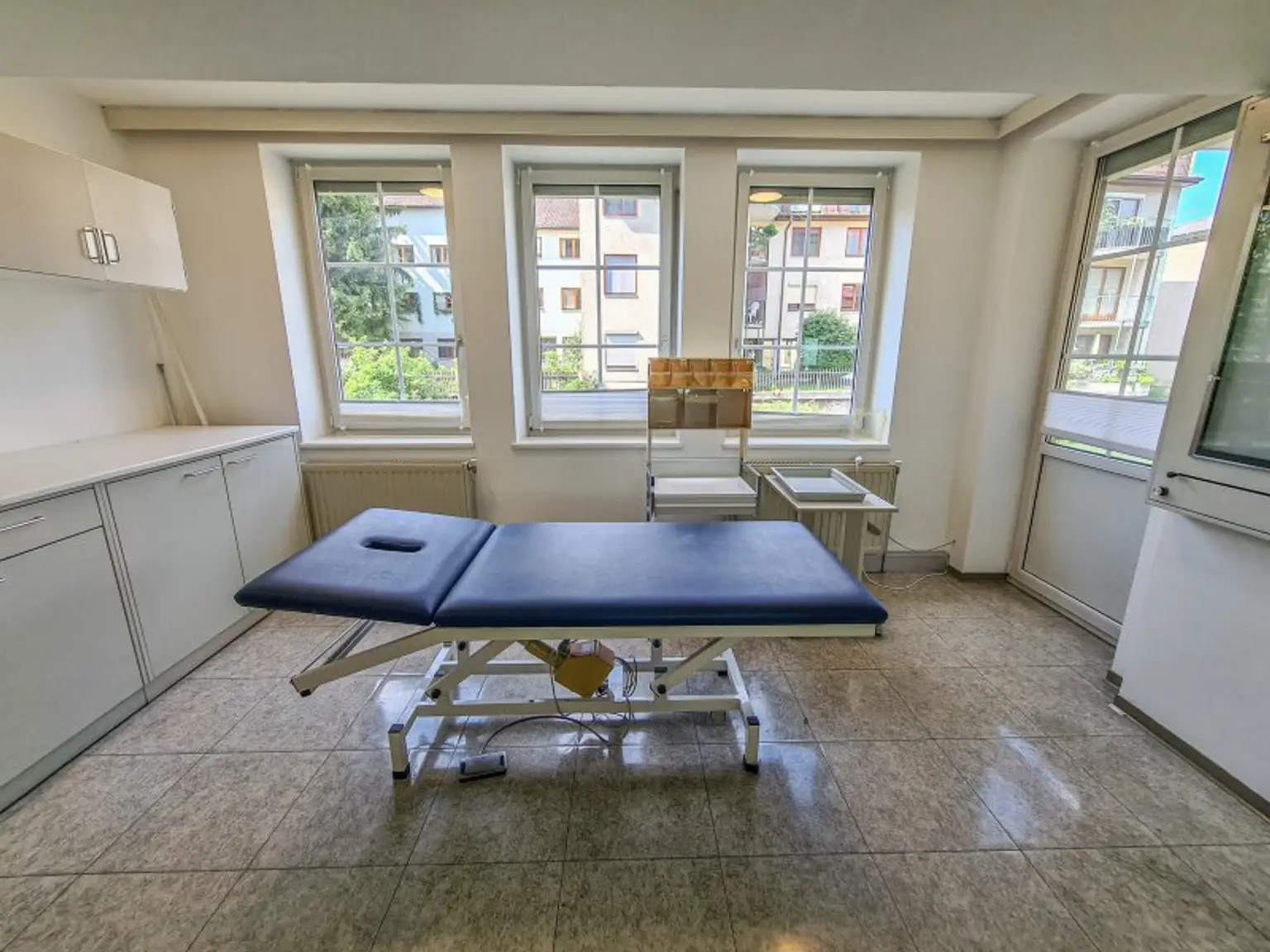 *** BARRIEREFREI *** Praxis am Josefsplatz - 5 Behandlungszimmer auf 170m²