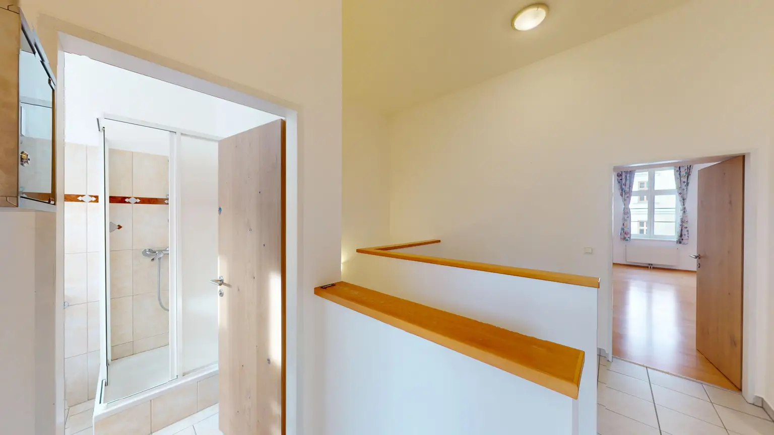 Sehr helle Maisonette-Wohnung mit Terrasse & Garten in zentraler Lage von Korneuburg – Wohnen im generalsanierten Backsteinbau