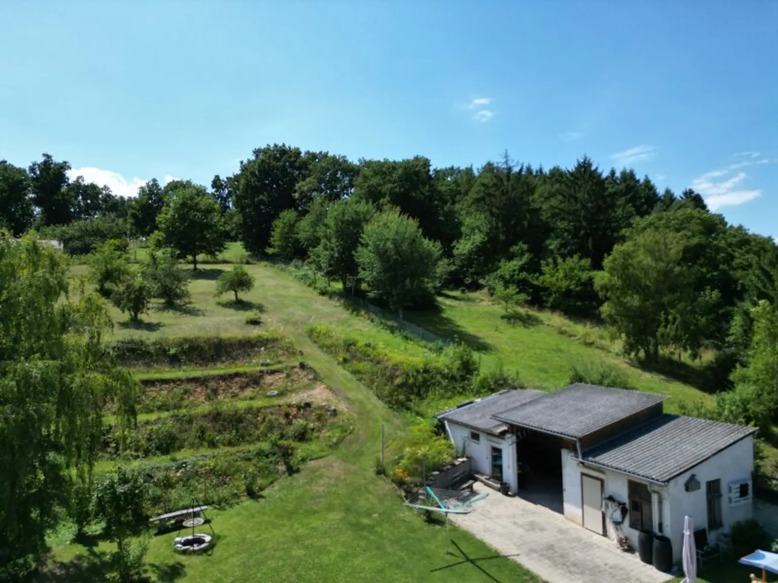 +Einzigartiges Mehrfamilienhaus und riesen Grundstück, direkt neben Oberpullendorf! +