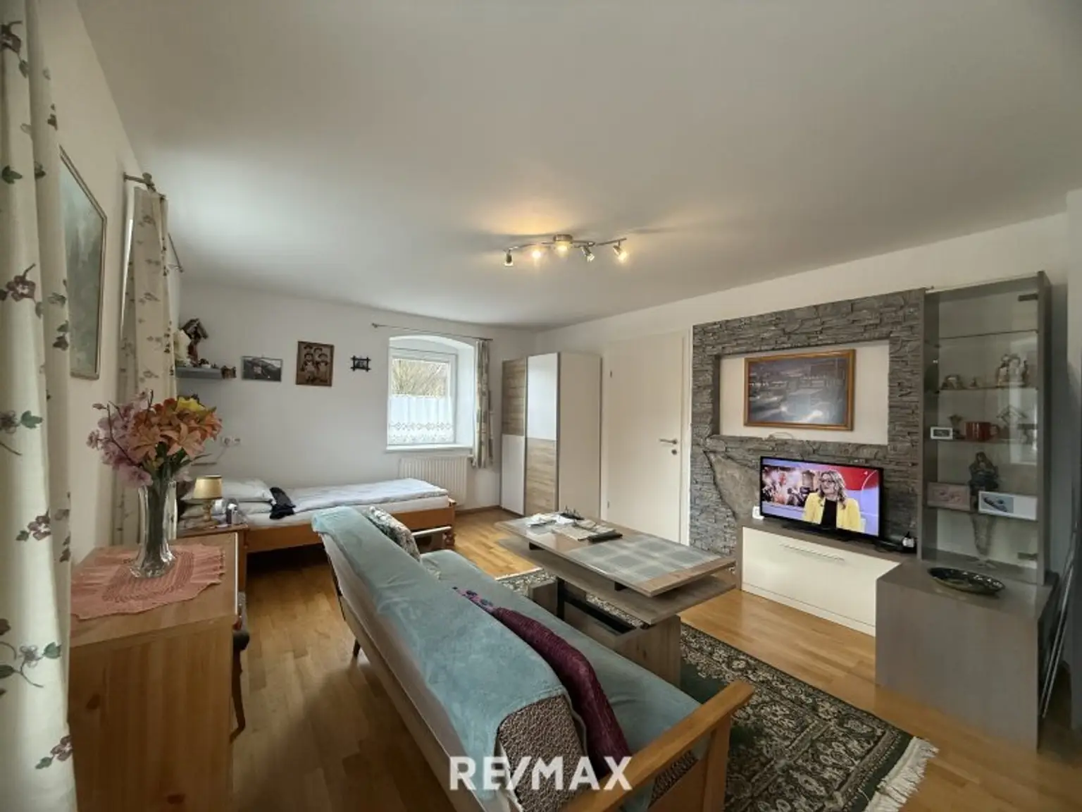 *** Top kernsaniertes 439m² Zinshaus mit Nebengebäude in Kindberg – 4 Einheiten incl. Carports, voll vermietet, starke Renditechance! ***