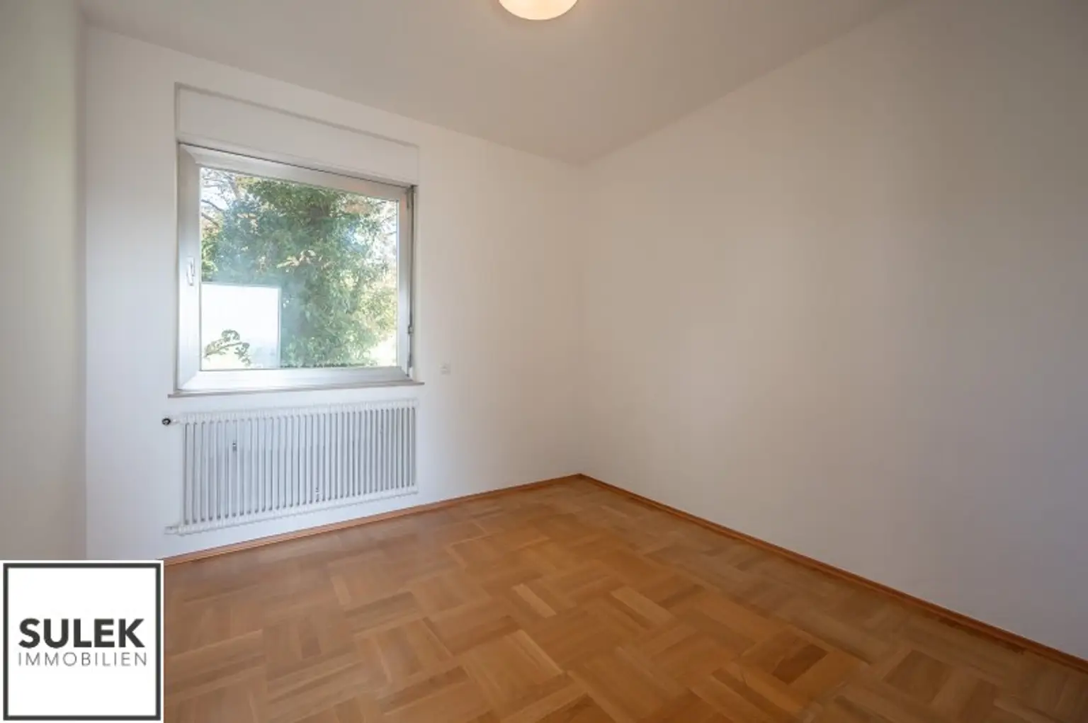 Erstbezug nach Sanierung: Großes Einfamilienhaus in einzigartiger Lage mit Weitblick und vielen Zimmern, Blick ins Grüne und in absoluter Ruhelage