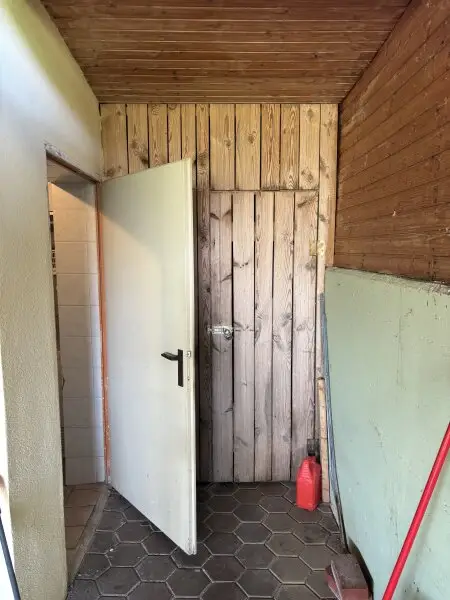 ** LEGENDE IN DER WEINIDYLLE ** D. Ehrensdorf !! Gepflegtes Haus mit ca. 245 m2 Nfl. in gediegener Ortsrandlage - Hauptwohnsitz möglich !!