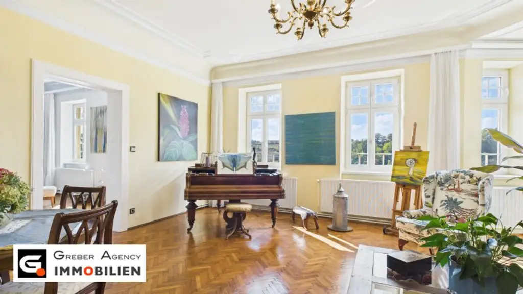 Großzügiges Herrenhaus für Wohnen, Arbeiten und Entspannen in Raabs an der Thaya