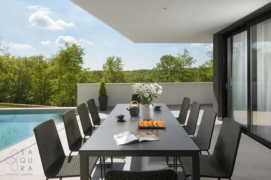 Zeitgenössische Villa in Pazin – Luxus, Privatsphäre und mediterrane Eleganz