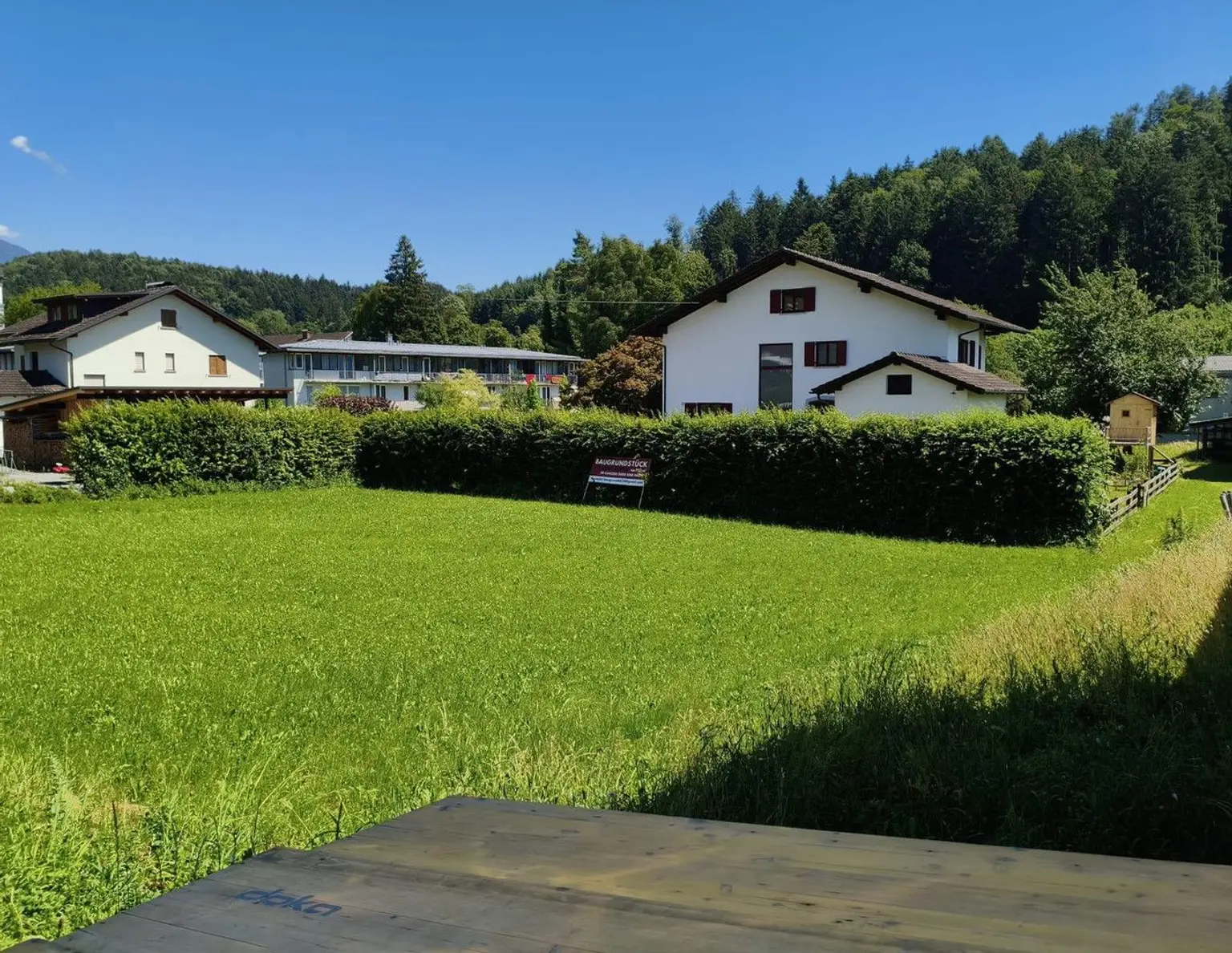 Schönes Bau-Grundstück mitten in Schlins als Ganzes oder geteilt zu verkaufen