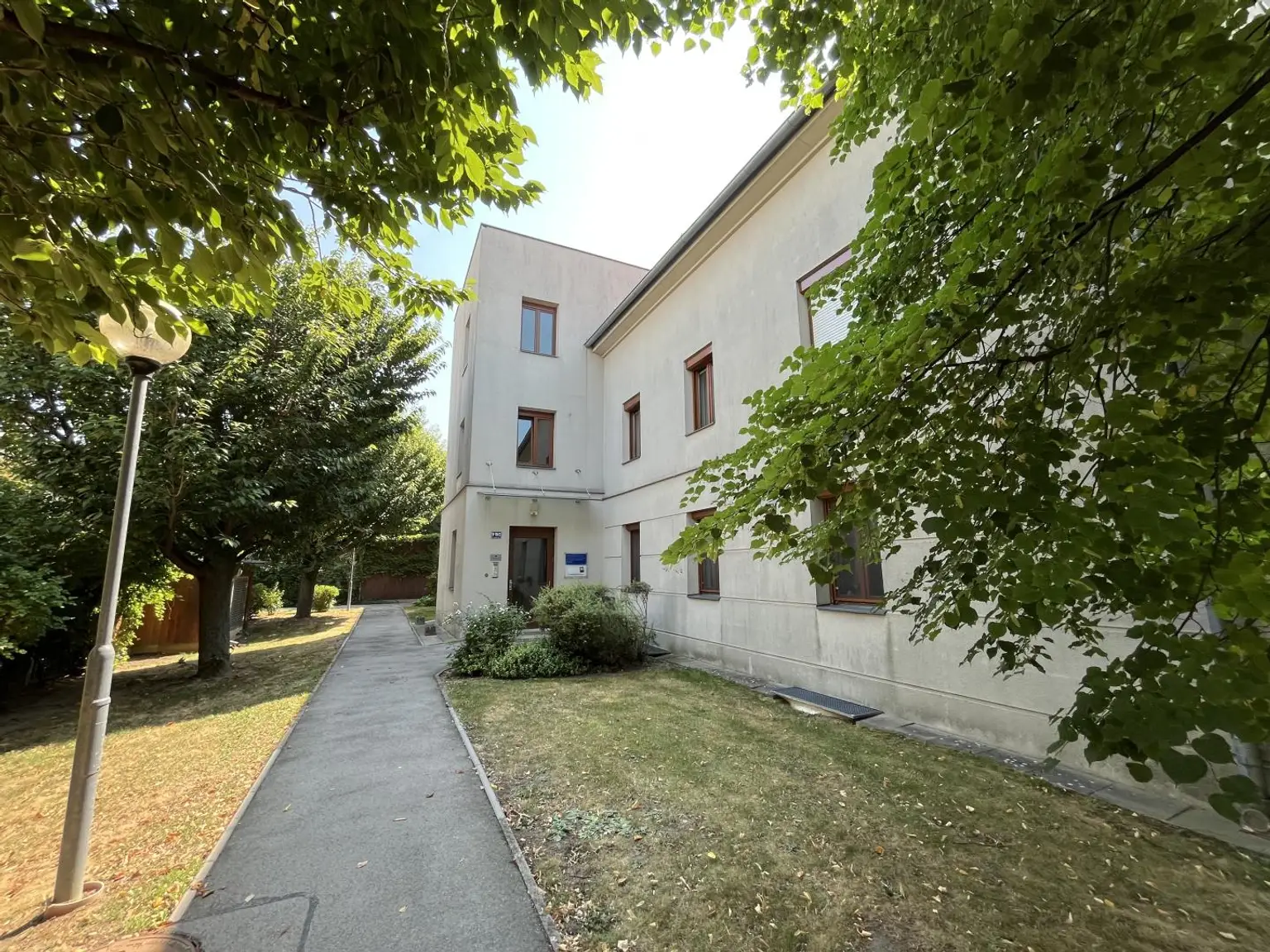 Zugang zur Wohnhausanlage