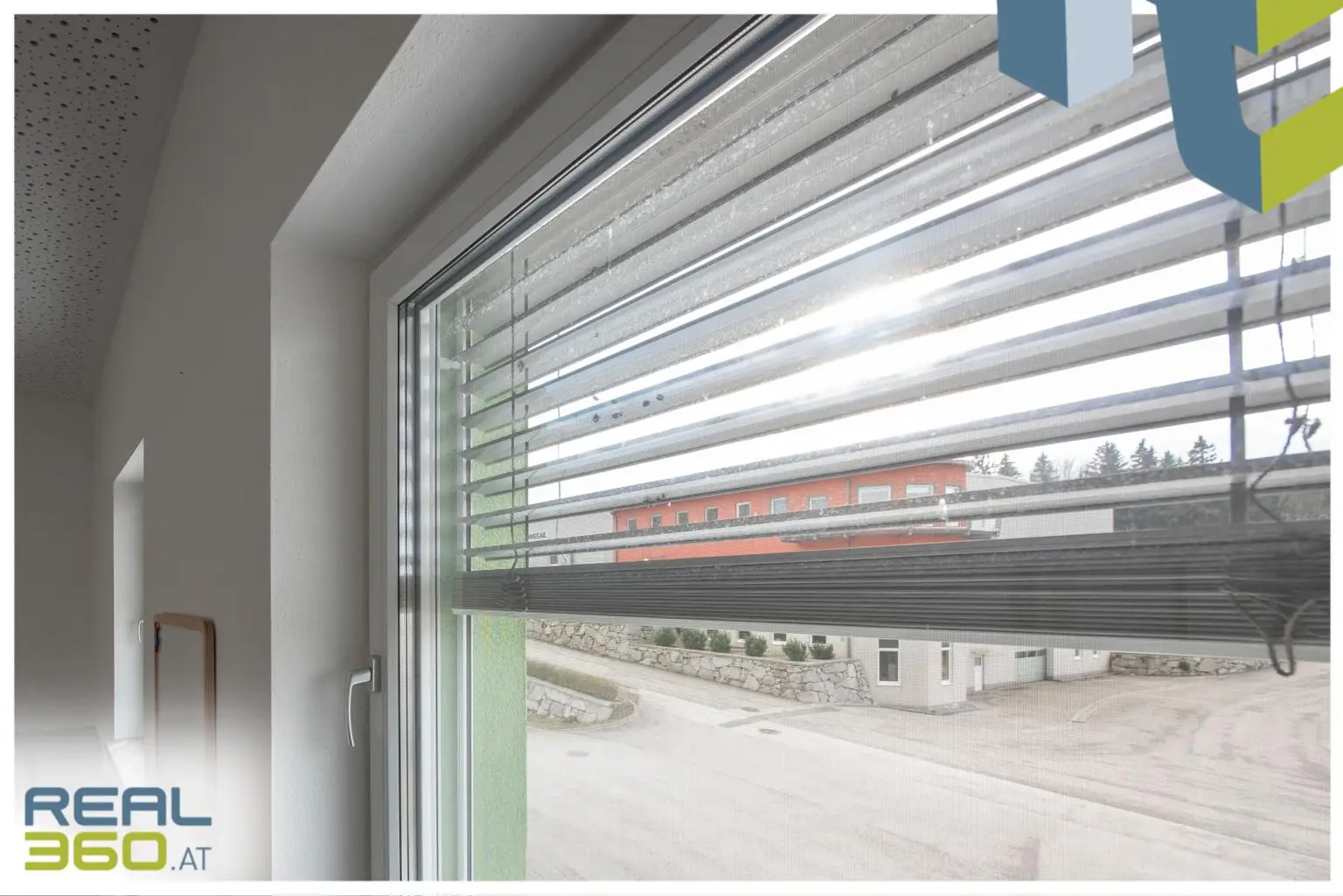 Hochwertige Betriebsliegenschaft auf Baurechtsgrund (Halle, Büro, Lager, Wohnung)
