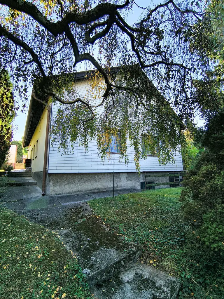 2380 Perchtoldsdorf/Nähe Wiener Stadtgrenze: Einfamilienhaus - Ruhig gelegenes, sonniges 1020m² Grundstück mit hohem Potenzial