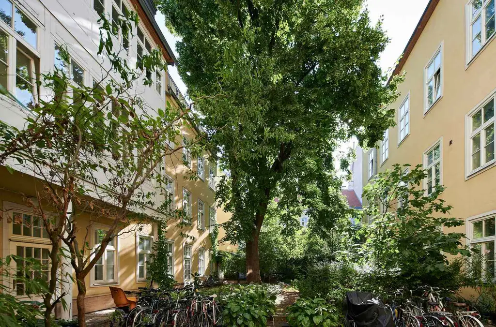 Klassisches Wiener Zinshaus mit ausgebautem Dachgeschoß in der Millergasse