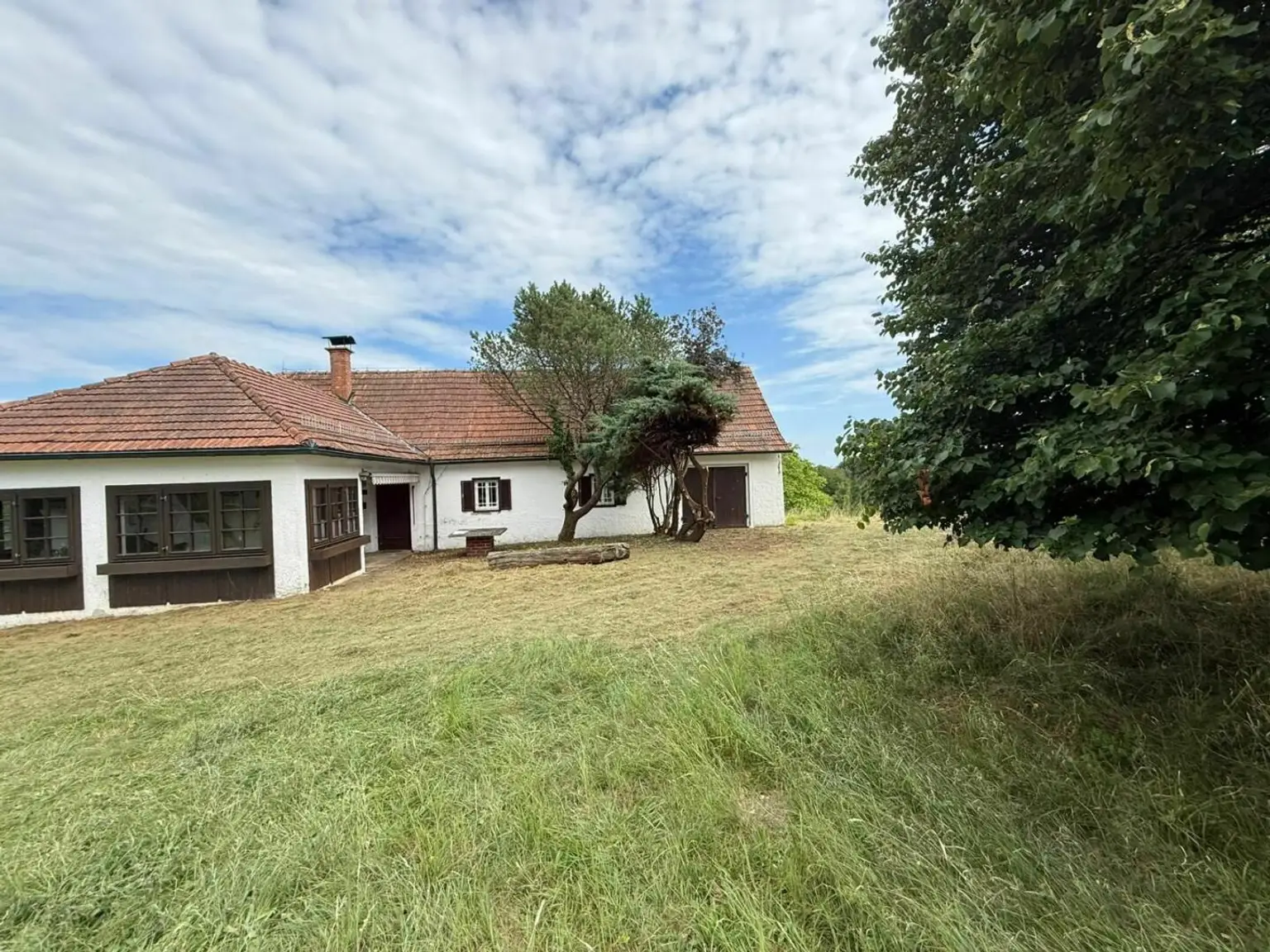 ***Scheibengrund mit charmanten sanierungsbedürftigen Haus*** Rundumblick von der Riegersburg bis zur Koralm*** Traumhafte Alleinlage ***