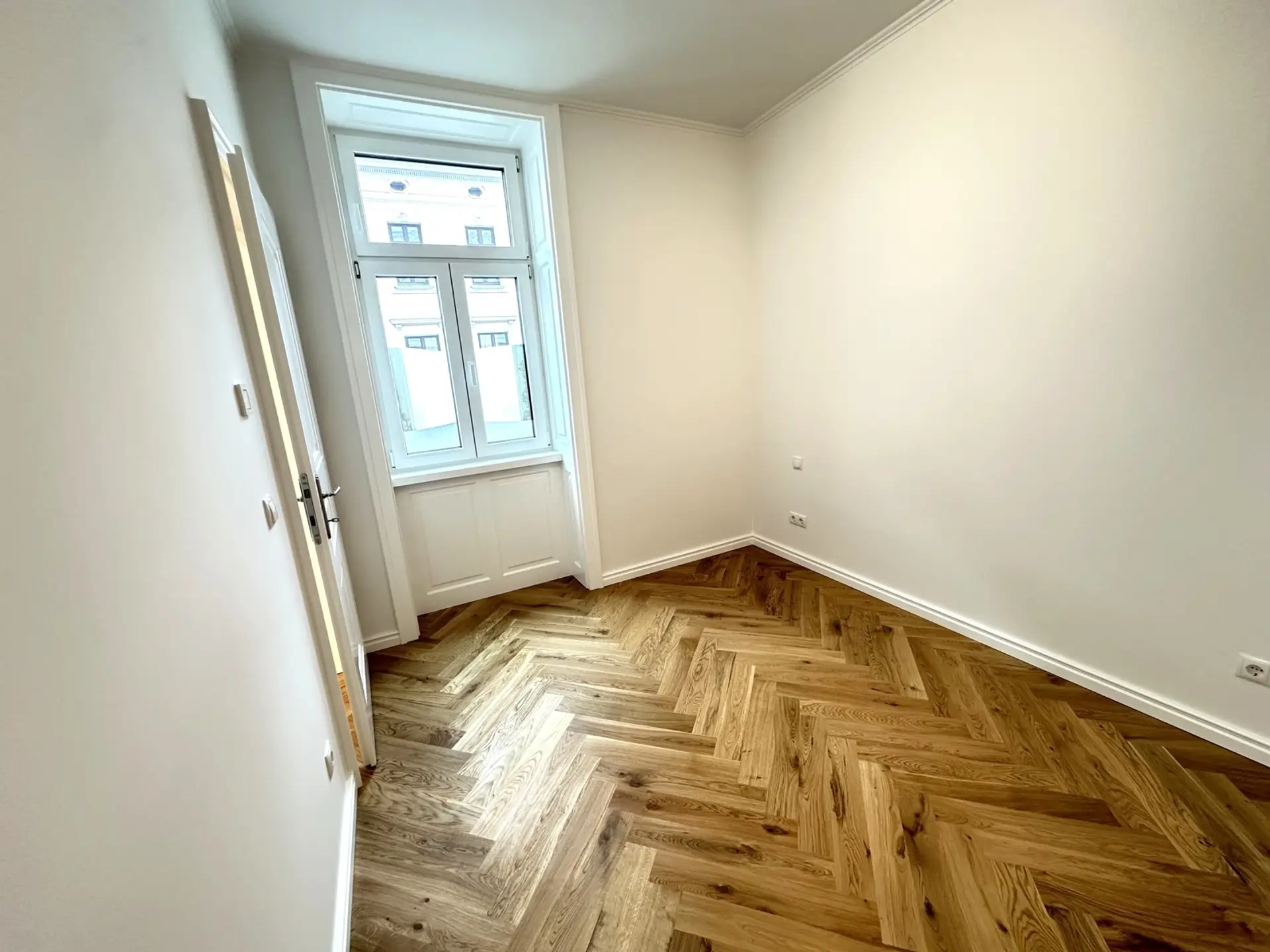 20250331_094321908_iOS