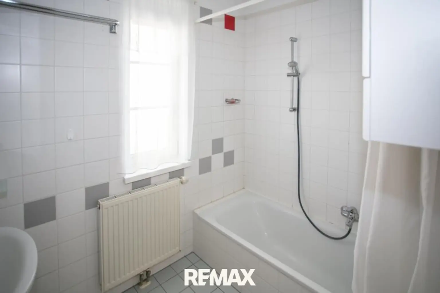 Badezimmer Ansicht 1