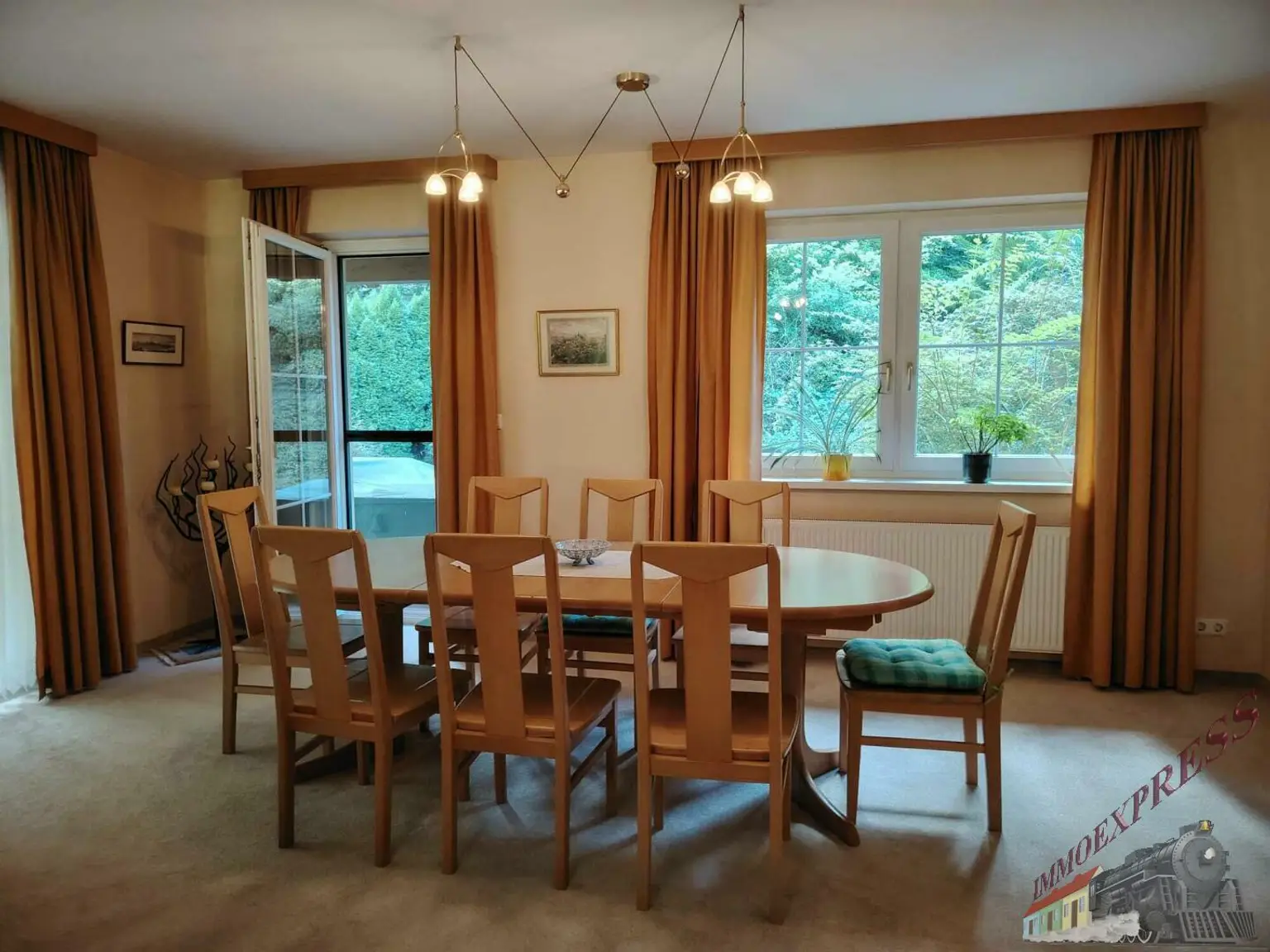 Tolle Villa mit neuer PV-Anlage bietet viel Platz und ruhige, grüne Umgebung – 38 min zur Stadtgrenze Wien!