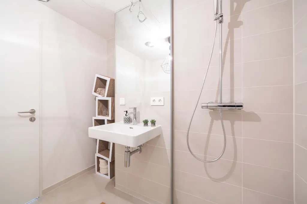 BALKON | 1 ZIMMER | ERSTBEZUG | MIETBEGINN AB 1. APRIL 2026 | VIENNA TWENTYTWO