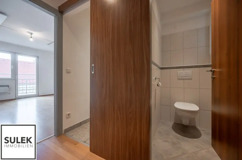 Single-Dachgeschoss-Wohnung mit Terrasse  in Bestlage des 9. Bezirks!