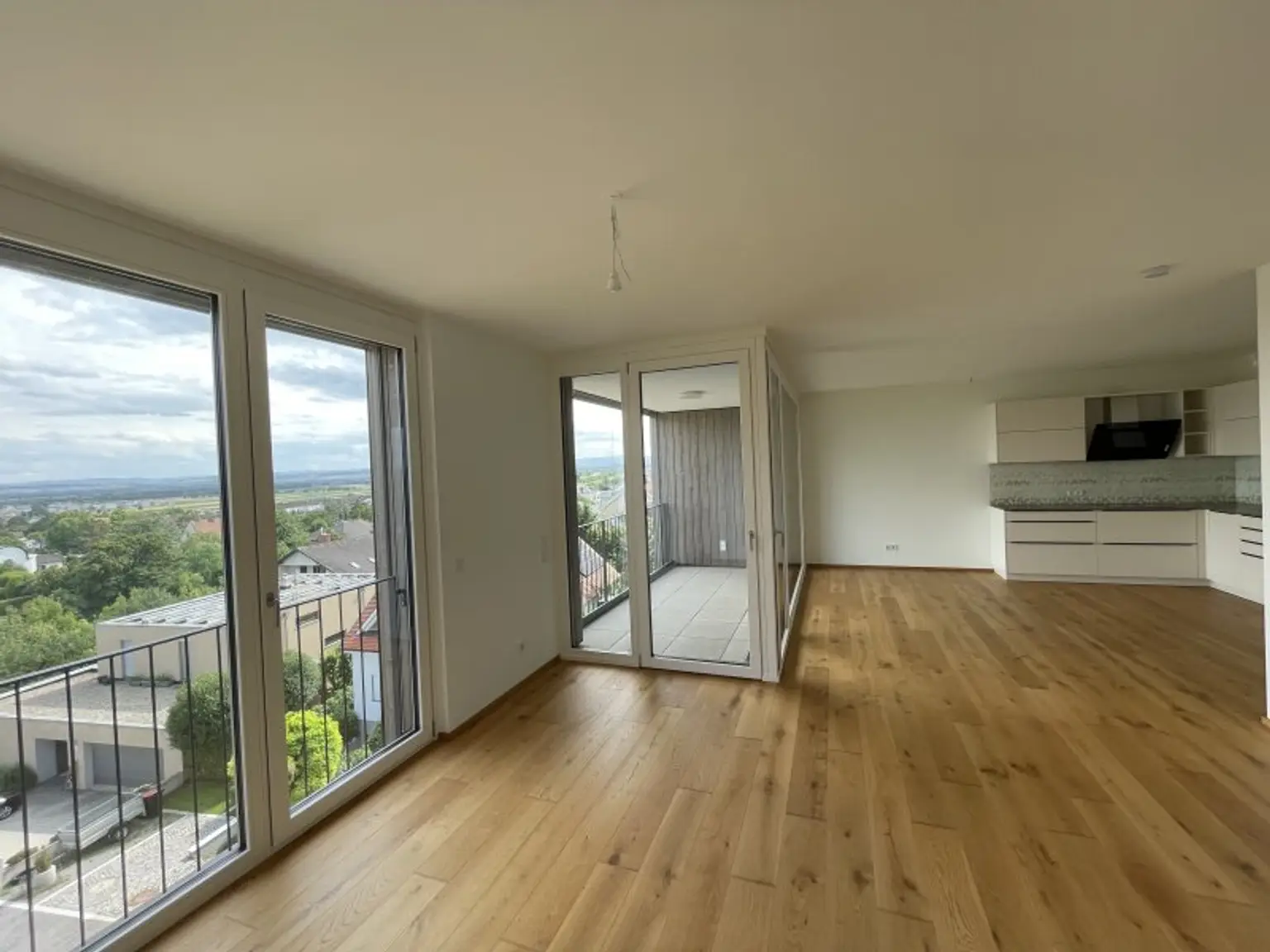 ERSTBEZUG -- TOP-WOHNUNG IM SCHLOSSQUARTIER EISENSTADT -- 2 x LOGGIA -- KLIMA -- GARAGE -- FERNBLICK!