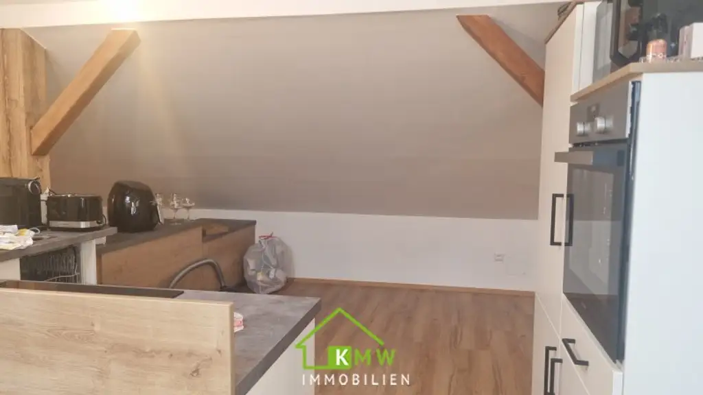 3-Zimmer-Dachgeschoßwohnung in zentraler Ruhelage