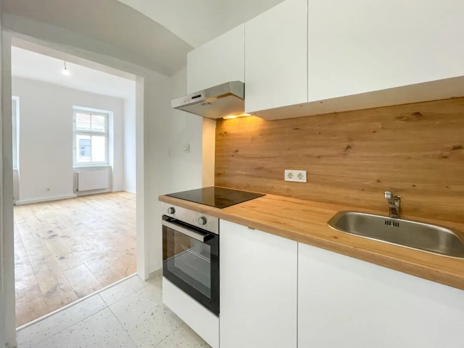 NÄHE AUGARTEN: helle sanierte 3-Zimmerwohnung inkl. neuer Küche und neuem Bad