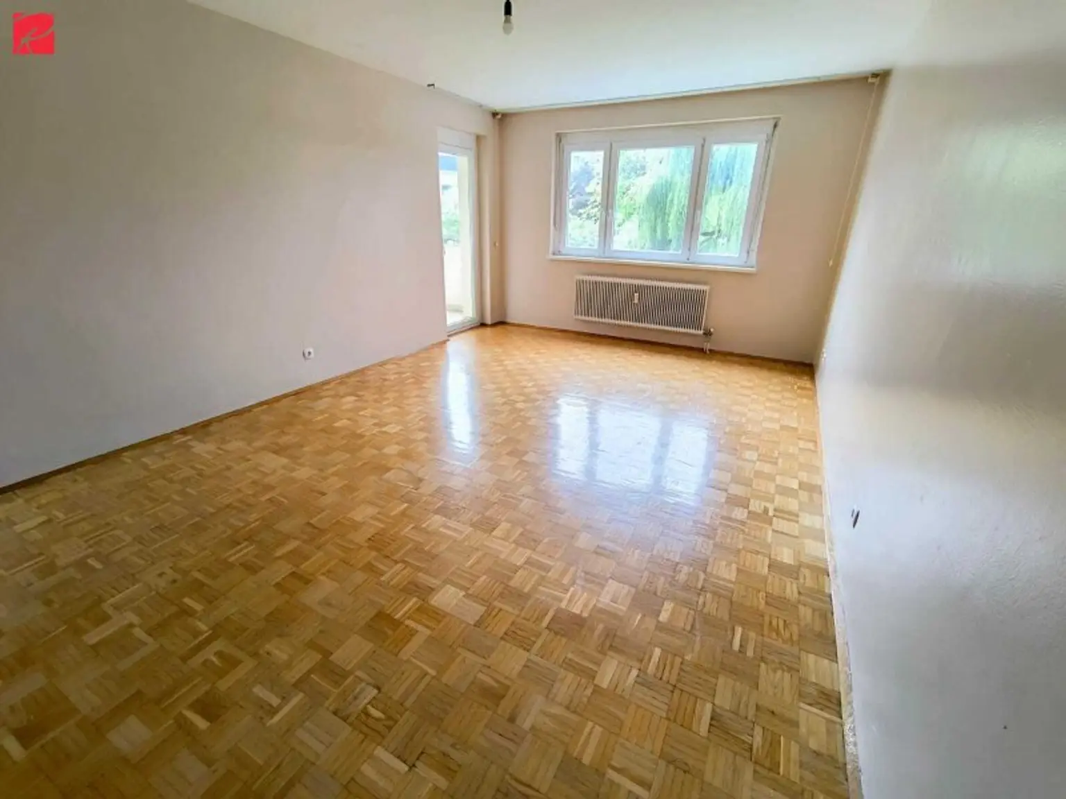 Familienfreundlicher Wohntraum mit gemütlicher Loggia und herrlichem Blick ins Grüne