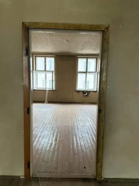 Representative helle Altbau- Wohnung mit Terrasse - 5 Minuten vom Stadtzentrum - Servitenviertel