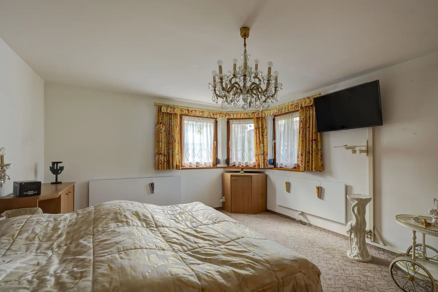 ENTWURF ** Urlaub zu Hause - Nur ca. 100 Meter vom Neufelder See entfernt – charmantes Haus auf Pachtgrund + Pool, Sauna & Gästezimmer ** ENTWURF