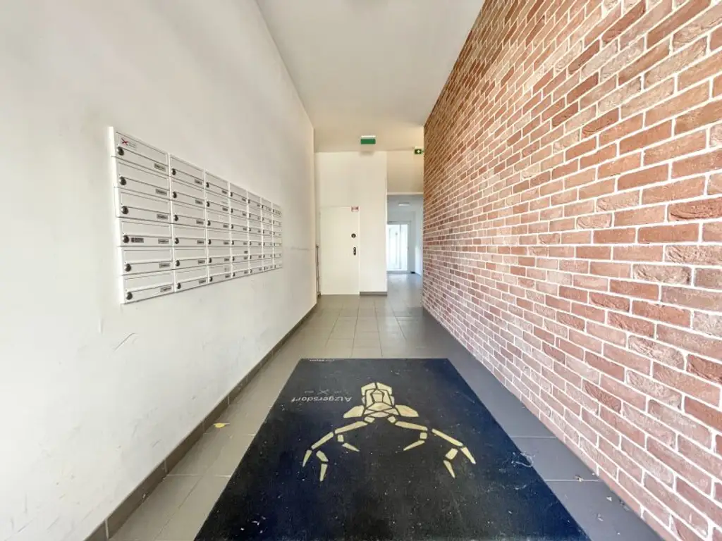 *Goldener Hirsch – Stilvolle 2-Zimmer-Wohnung mit Terrasse & Garten in der Ziedlergasse, 23. Bezirk*