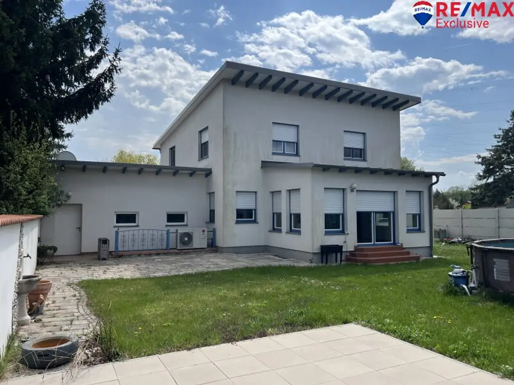 Großzügiges Einfamilienhaus mit Garten, Terrasse & Garage in Ebenfurth, 4 Zimmer, 195m²