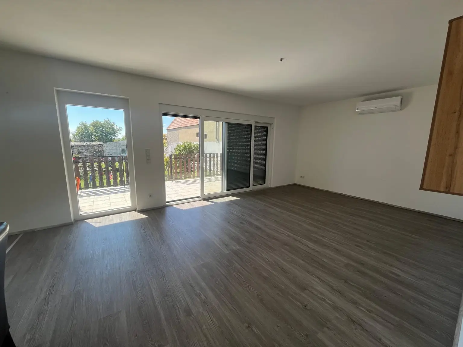 * Bezugsfertig* Einfamilienhaus mit Nebengebäude auf großem Grund!