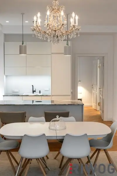 LUXUS-ALTBAUWOHNUNG am Börseplatz 1, 1010 Wien