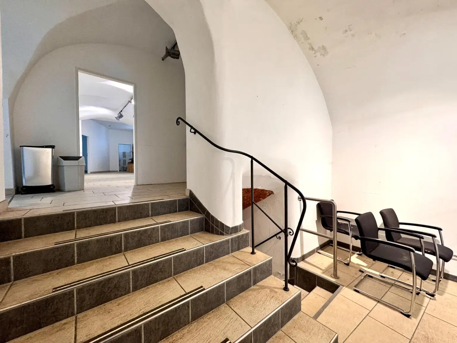 SHOPPING-BISTRO LOKAL