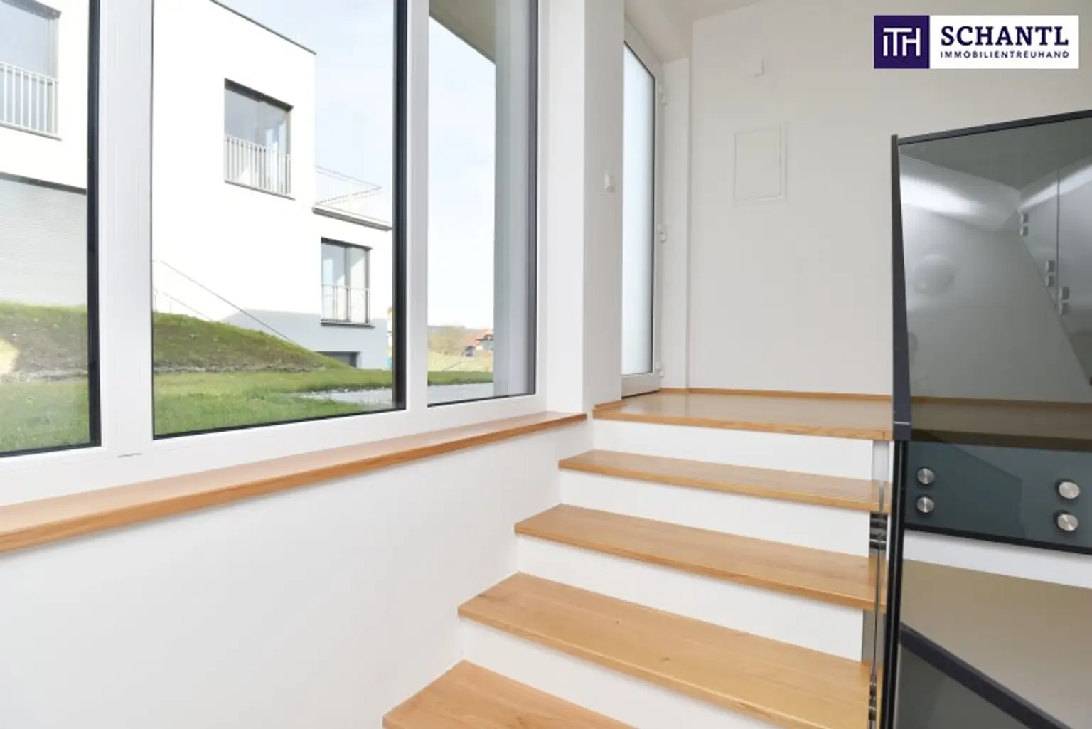 Exklusives Einfamilienhaus mit Panoramaterrasse in der steirischen Weingegend – Ein Wohnjuwel für höchste Ansprüche!