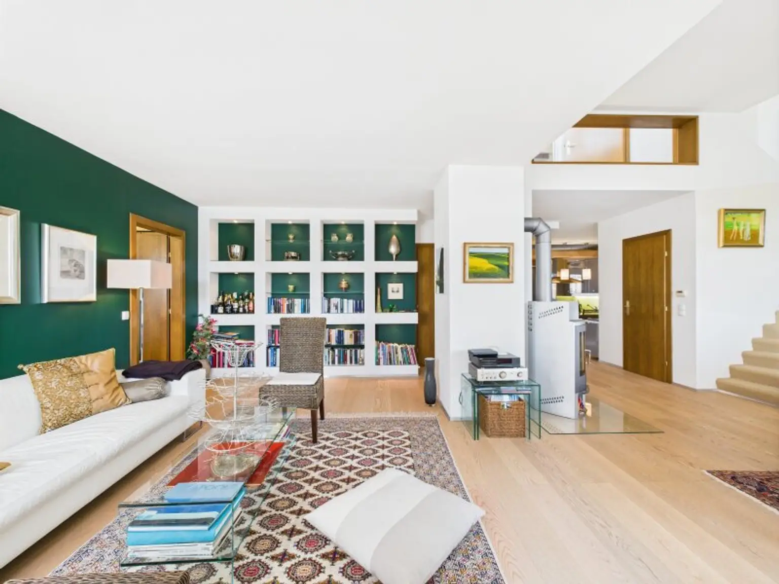 3-Zimmer Dachgeschosswohnung im 18. Bezirk mit Wienblick & zwei Garagenplätzen