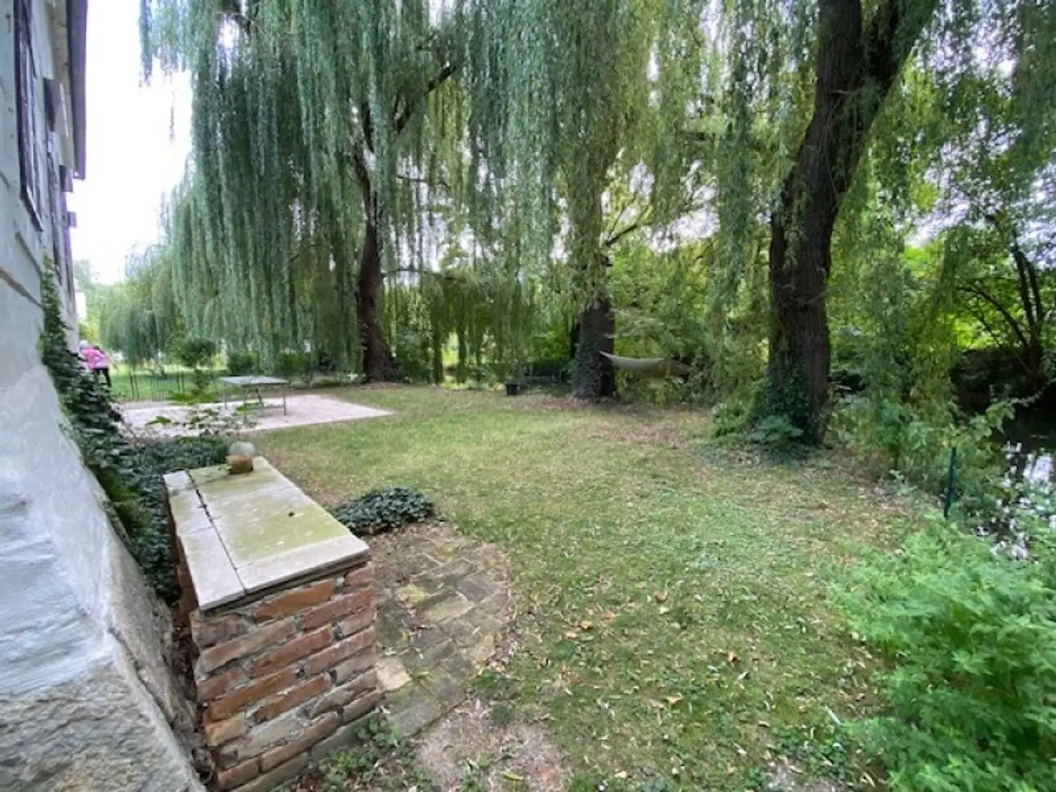 Traumhafte Gartenwohnung in Ebergassing: 140m² gepflegt mit Einbauküche und Badewanne!