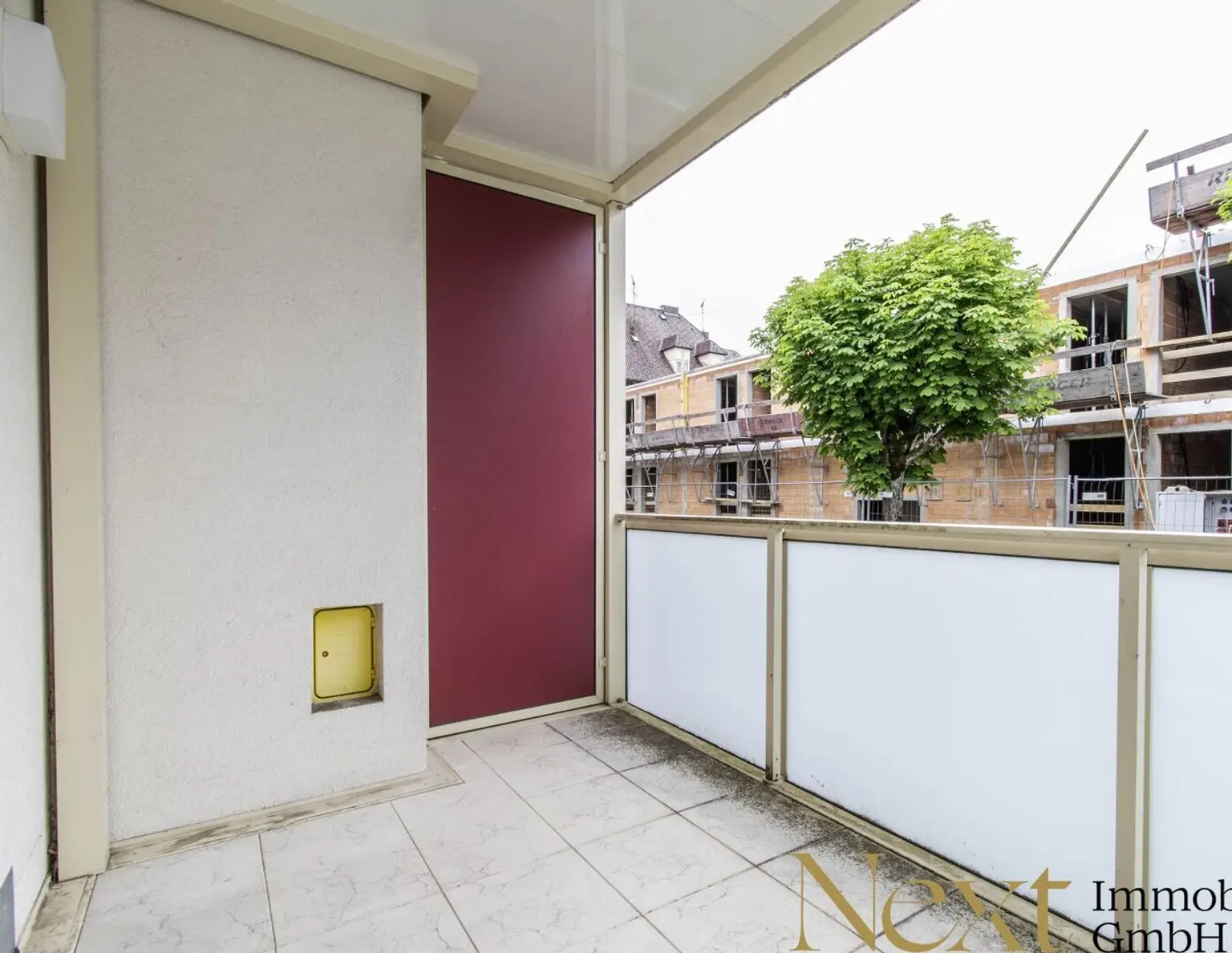 3 MONATE MIETFREI! Helle Geschäfts-/Studiofläche mit Loggia und Küche in Laakirchen zu vermieten!