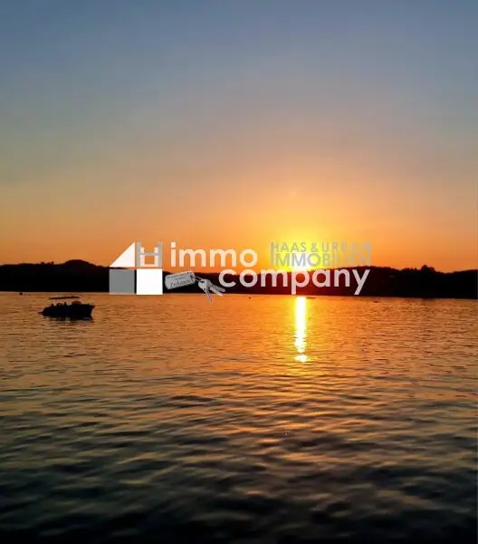 Traumhafter Bungalow in einmaliger Attersee-Lage.  Attersee Ort: 155m² Luxus mit Garten und Terrasse!