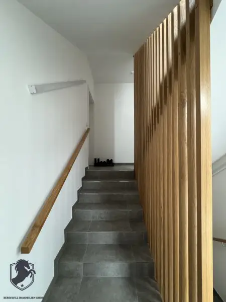 Stilvoll wohnen im Herzen von Wien: Dachgeschosswohnung mit Terrasse und Parkplatz in 1140 Wien!