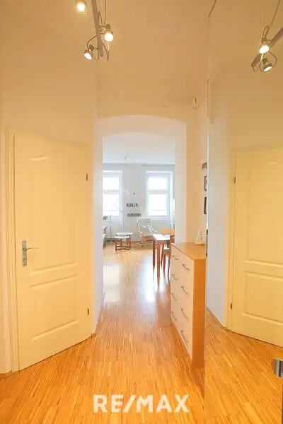 Wunderschöne Altbauwohnung - 2 Zimmer mit perfektem Grundriss, barrierefrei!