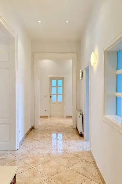 Großzügige Altbauwohnung im Zentrum von Pressbaum