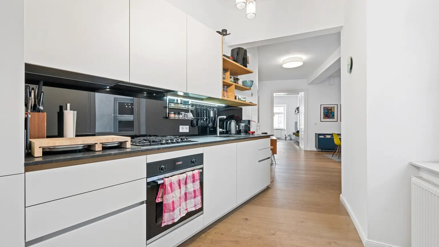Stilvoll renovierte Altbauwohnung im 3.Bezirk. Citynaher Lifestyle mit besonderem Flair.