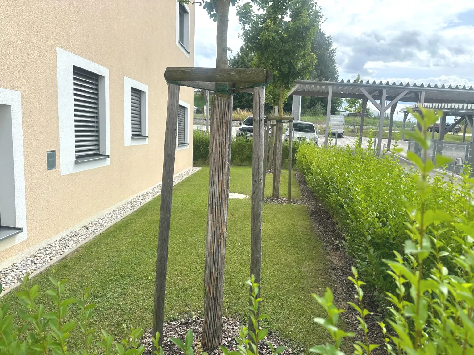 Vermietete Anlegerwohnung mit Garten – moderne Wohnqualität in ruhiger Lage