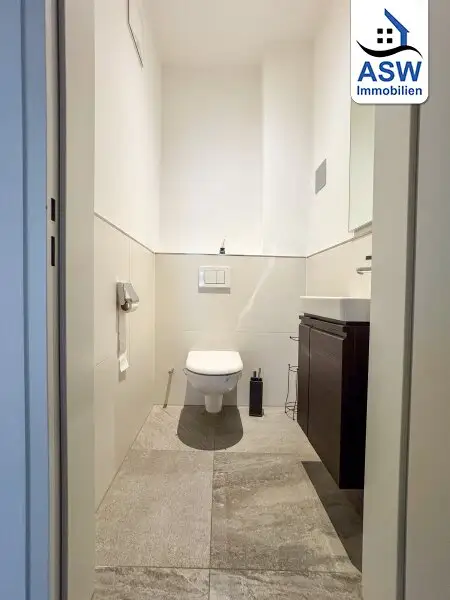 Perfekte Lage!! Top-moderne Altbauwohnung mit Balkon und Sauna in der Hauptstraße